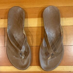 OluKai 
Honu Sandals